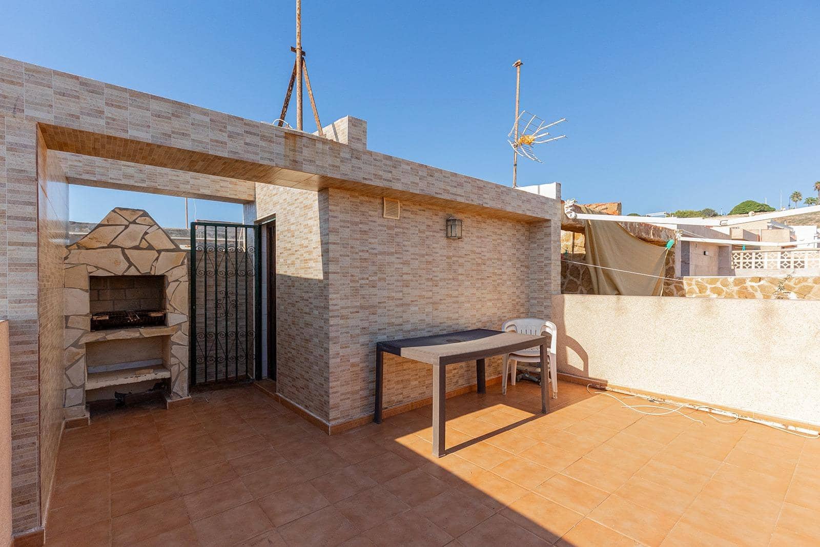 2 soverom Rekkehus til salgs i Torrevieja med garasje - € 240 000 (Ref: 10139027)