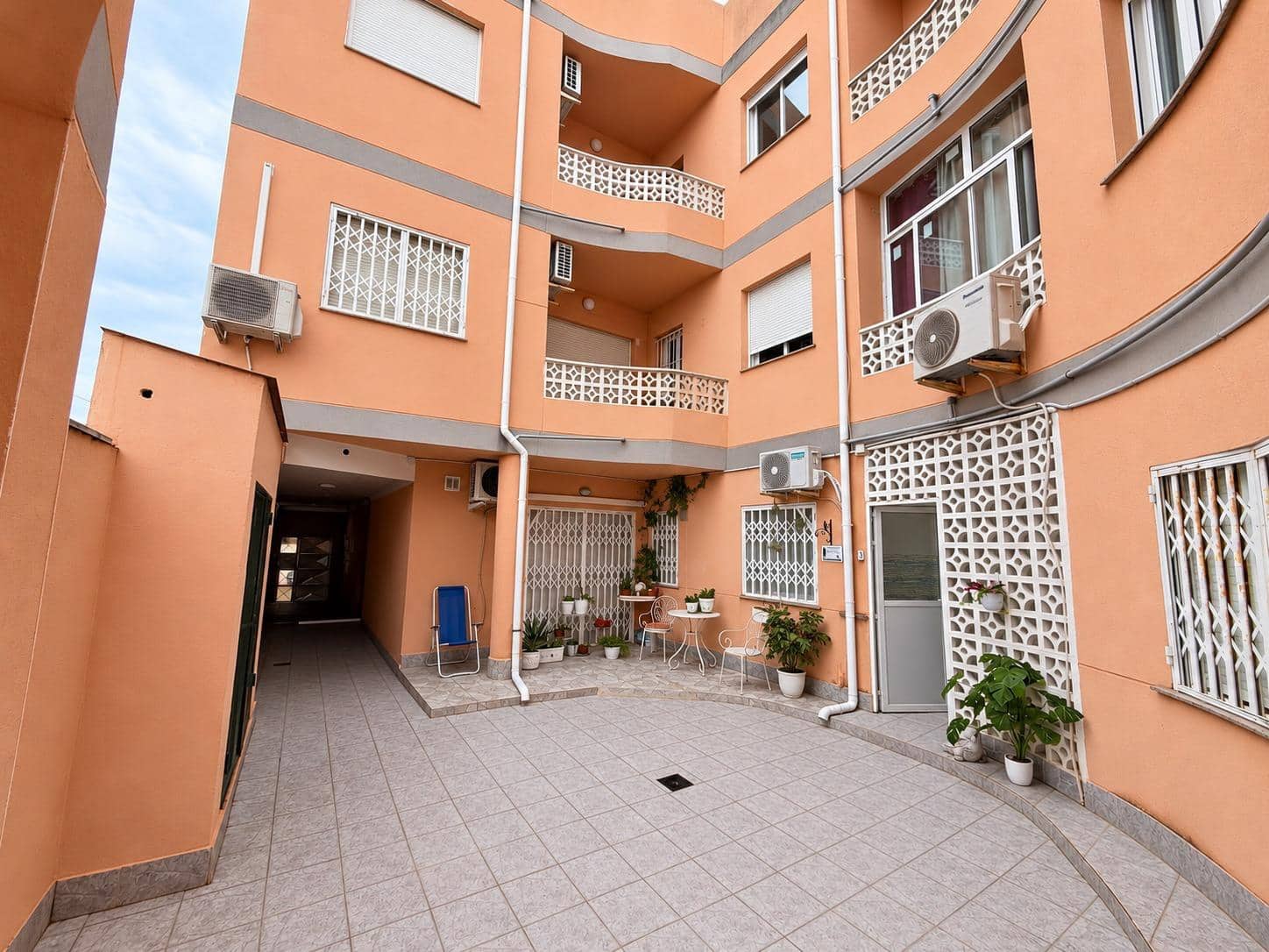 Studio à vendre à Torrevieja - 90 000 € (Ref: 10164046)