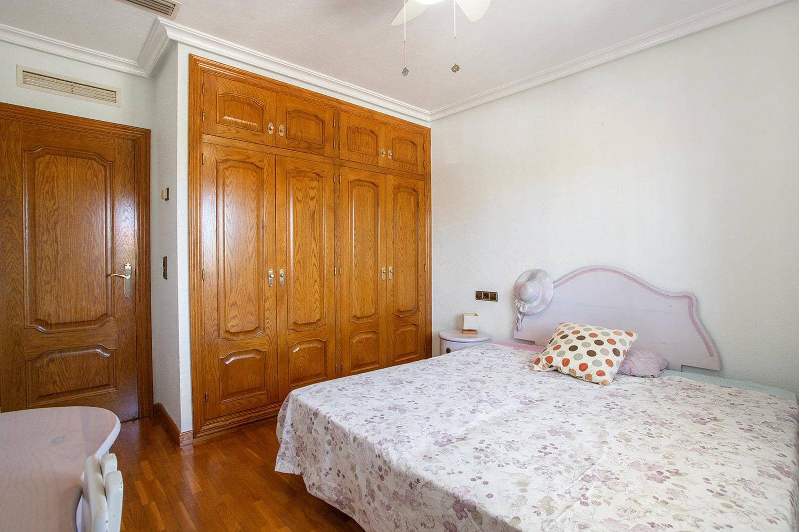 5 Zimmer Villa zu verkaufen in Torrevieja mit Pool Garage - 780.000 € (Ref: 8567709)