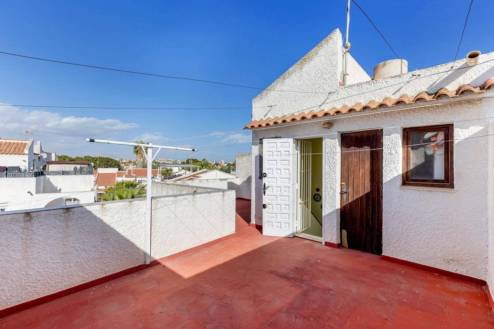 6 soverom Rekkehus til salgs i Torrevieja med svømmebasseng - € 179 000 (Ref: 8783210)
