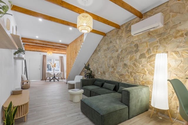 3 chambre Villa/Maison Mitoyenne à vendre à Centro - Muelle Pesquero, Torrevieja - 299 900 € (Ref: 8912567)