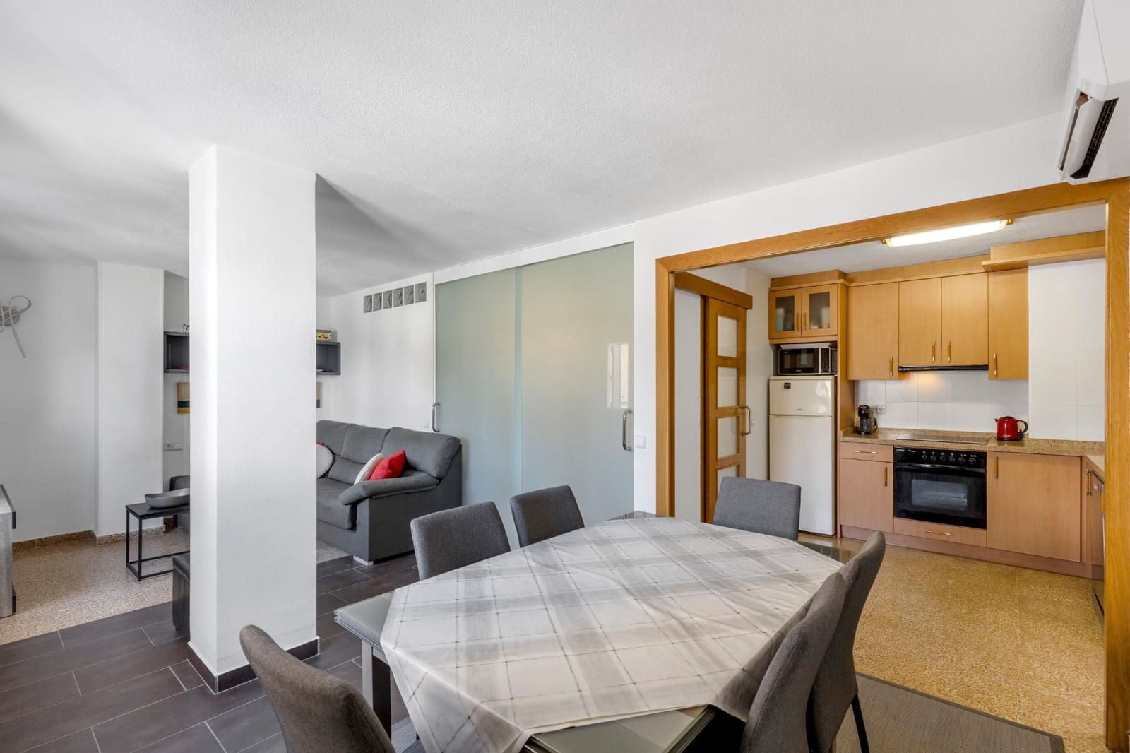 3 bedroom Flat for sale in Torrevieja - € 250,000 (Ref: 8942565)