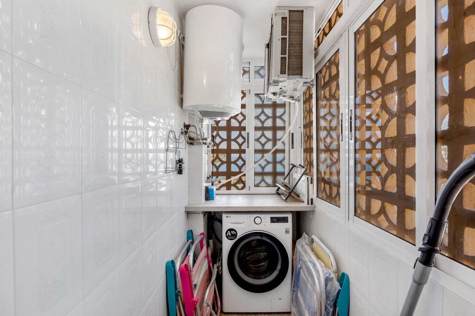 3 bedroom Flat for sale in Torrevieja - € 250,000 (Ref: 8942565)