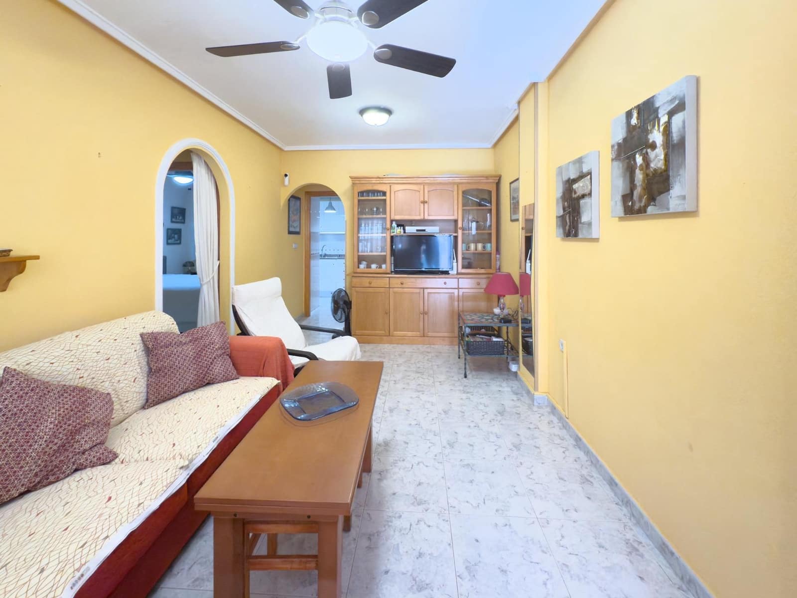 2 makuuhuone Huoneisto myytävänä paikassa Torrevieja mukana uima-altaan - 149 990 € (Ref: 8954000)