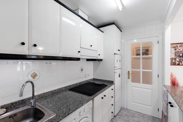 2 makuuhuone Huoneisto myytävänä paikassa Centro - Muelle Pesquero, Torrevieja - 122 260 € (Ref: 9034251)