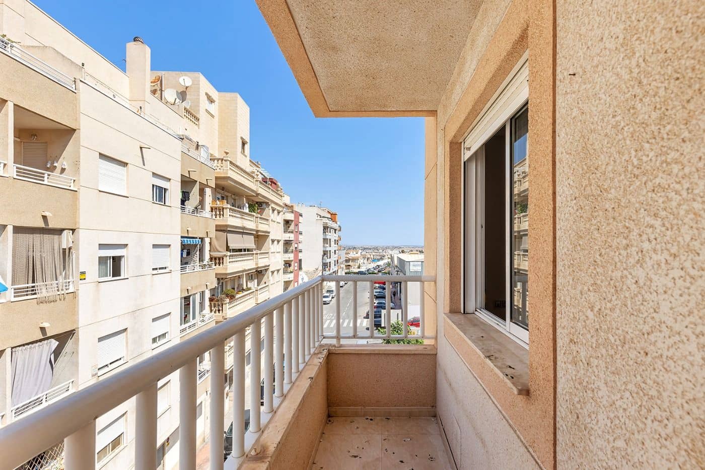 2 bedroom Apartment for sale in Torrevieja - € 113,000 (Ref: 9064866)