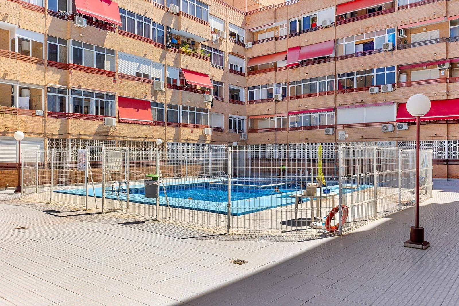 1 bedroom Apartment for sale in Torrevieja with pool - € 102,260 (Ref: 9102623)