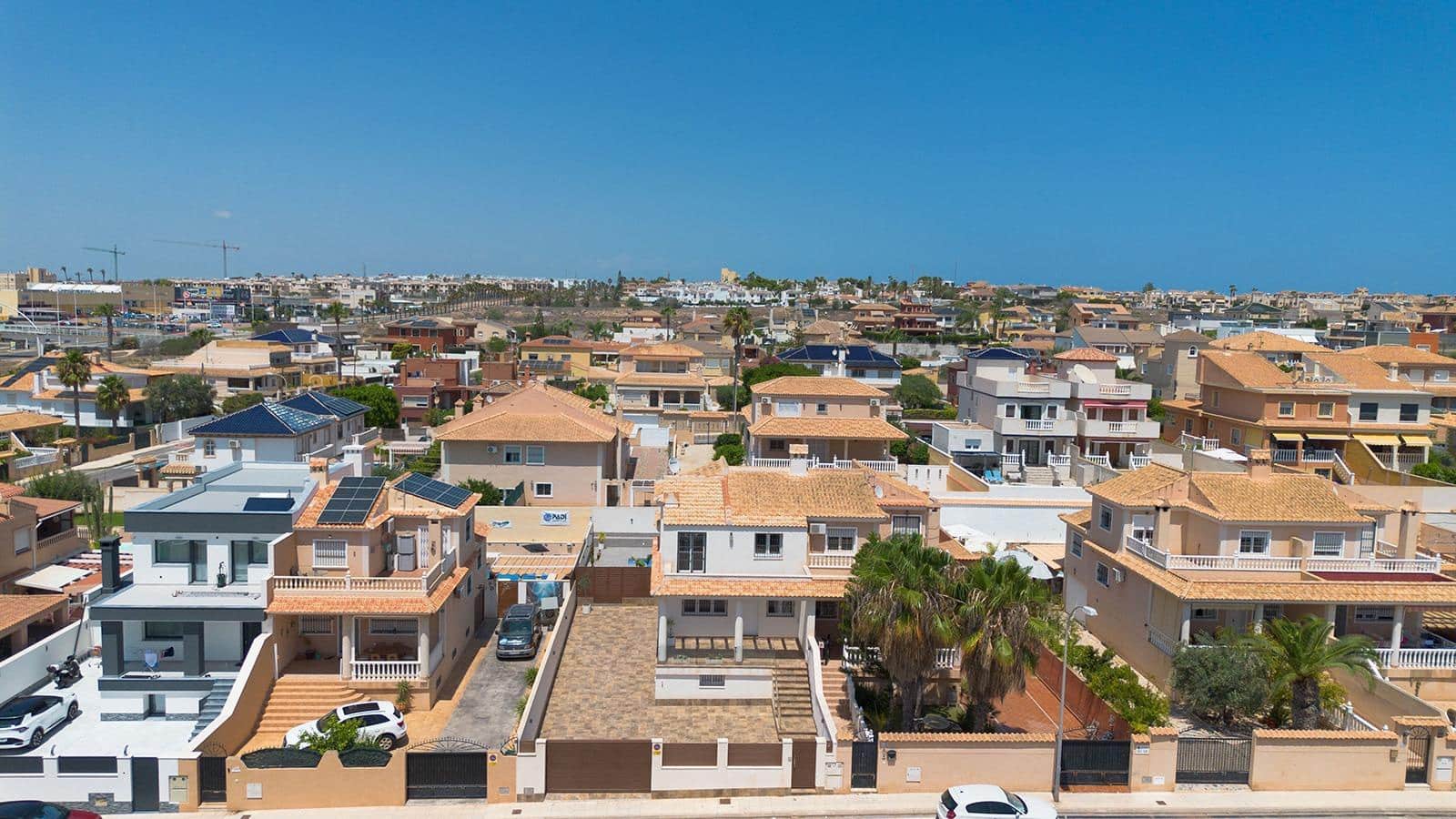 4 bedroom Villa for sale in Aguas Nuevas with pool garage - € 549,000 (Ref: 9160733)