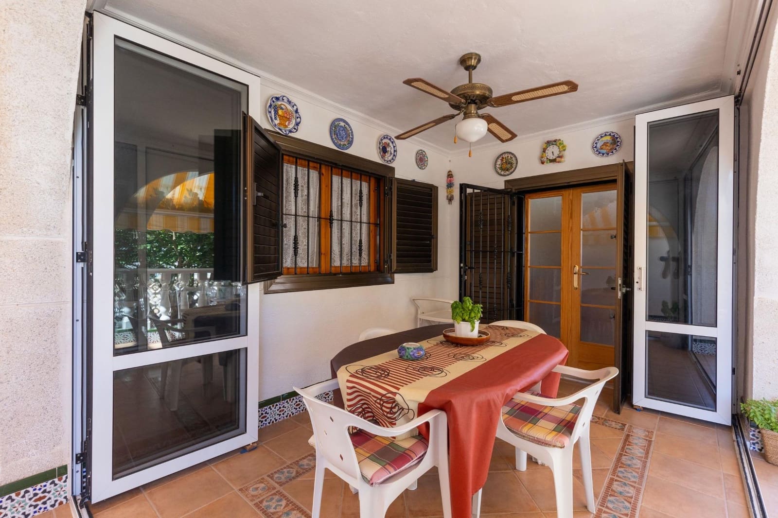 3 bedroom Villa for sale in Torrevieja with pool - € 276,000 (Ref: 9228255)