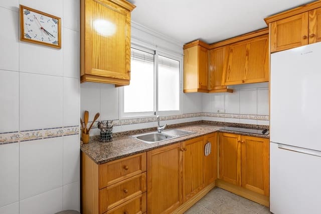 Apartamento de 2 habitaciones en Centro, Torrevieja en venta con piscina garaje - 170.000 € (Ref: 9263951)