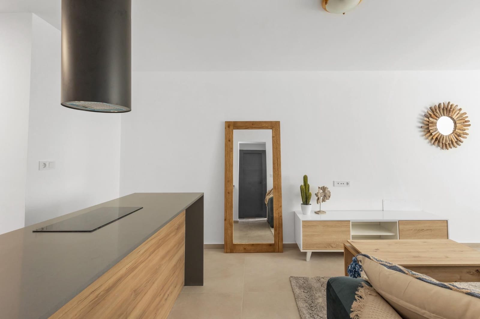 2 bedroom Bungalow for rent in Torrevieja - € 990 (Ref: 9337371)