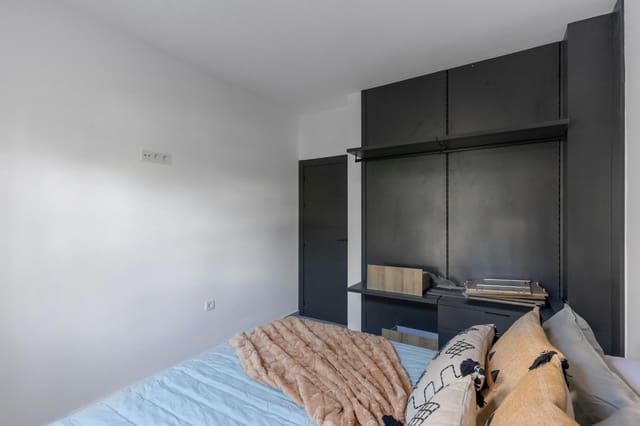 2 bedroom Bungalow for rent in Torrevieja - € 990 (Ref: 9337371)