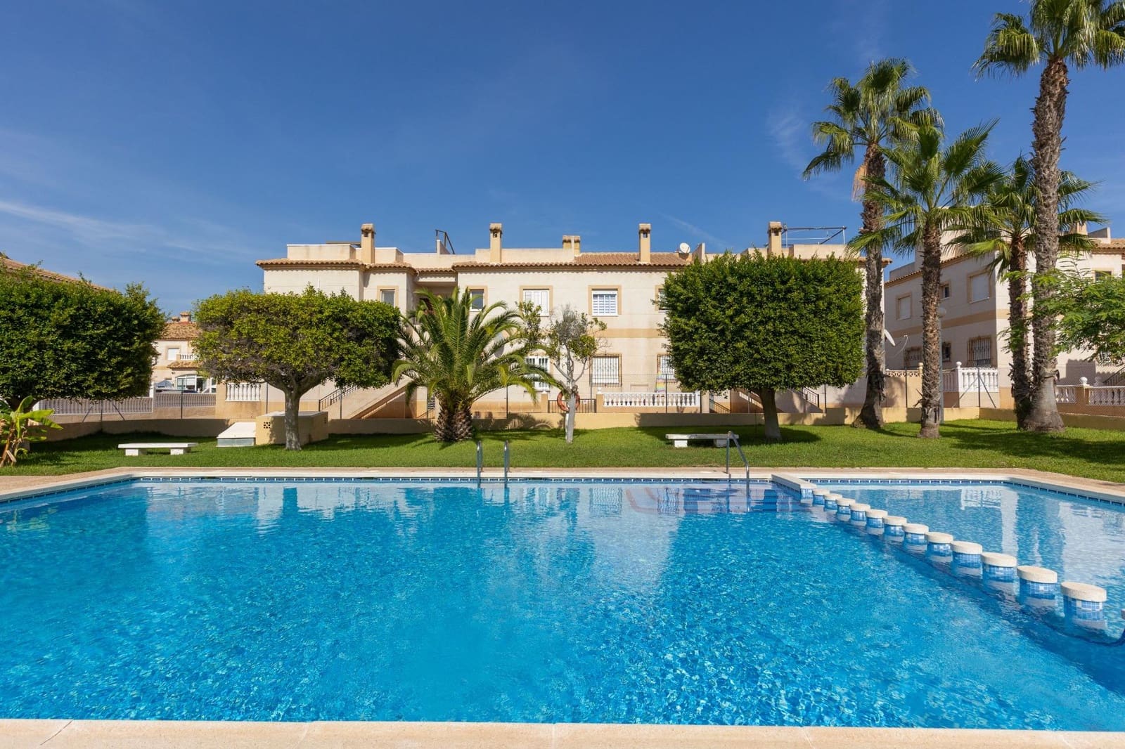 2 bedroom Bungalow for rent in Torrevieja - € 990 (Ref: 9337371)