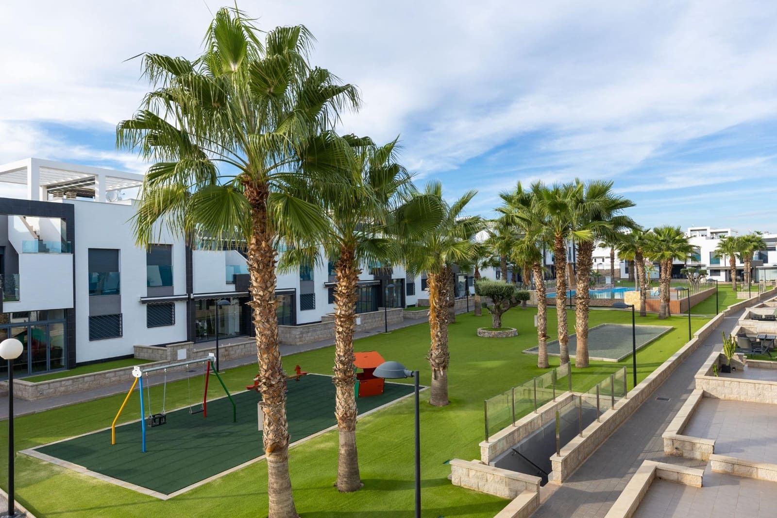 2 soveværelse Bungalow til salg i Torrevieja med swimmingpool garage - € 269.900 (Ref: 9353027)