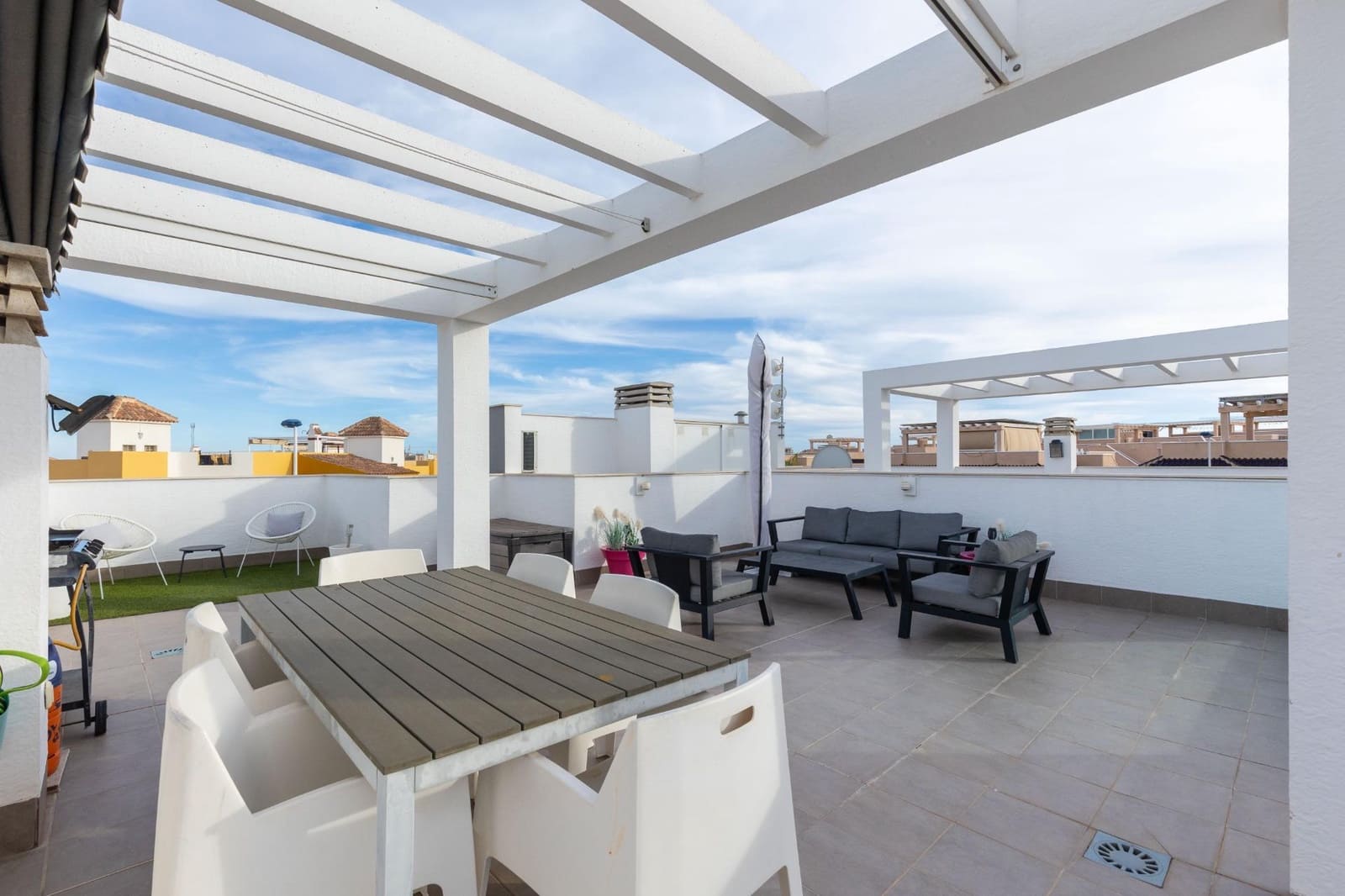 2 soveværelse Bungalow til salg i Torrevieja med swimmingpool garage - € 269.900 (Ref: 9353027)