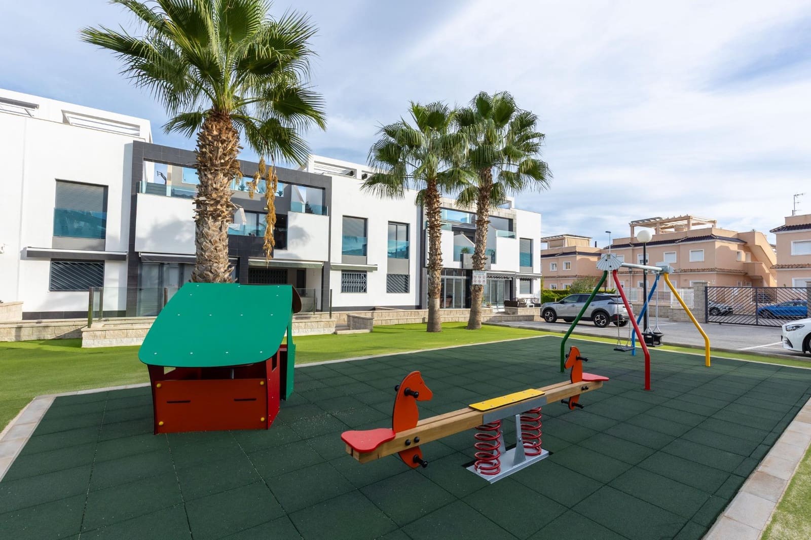 2 soveværelse Bungalow til salg i Torrevieja med swimmingpool garage - € 269.900 (Ref: 9353027)