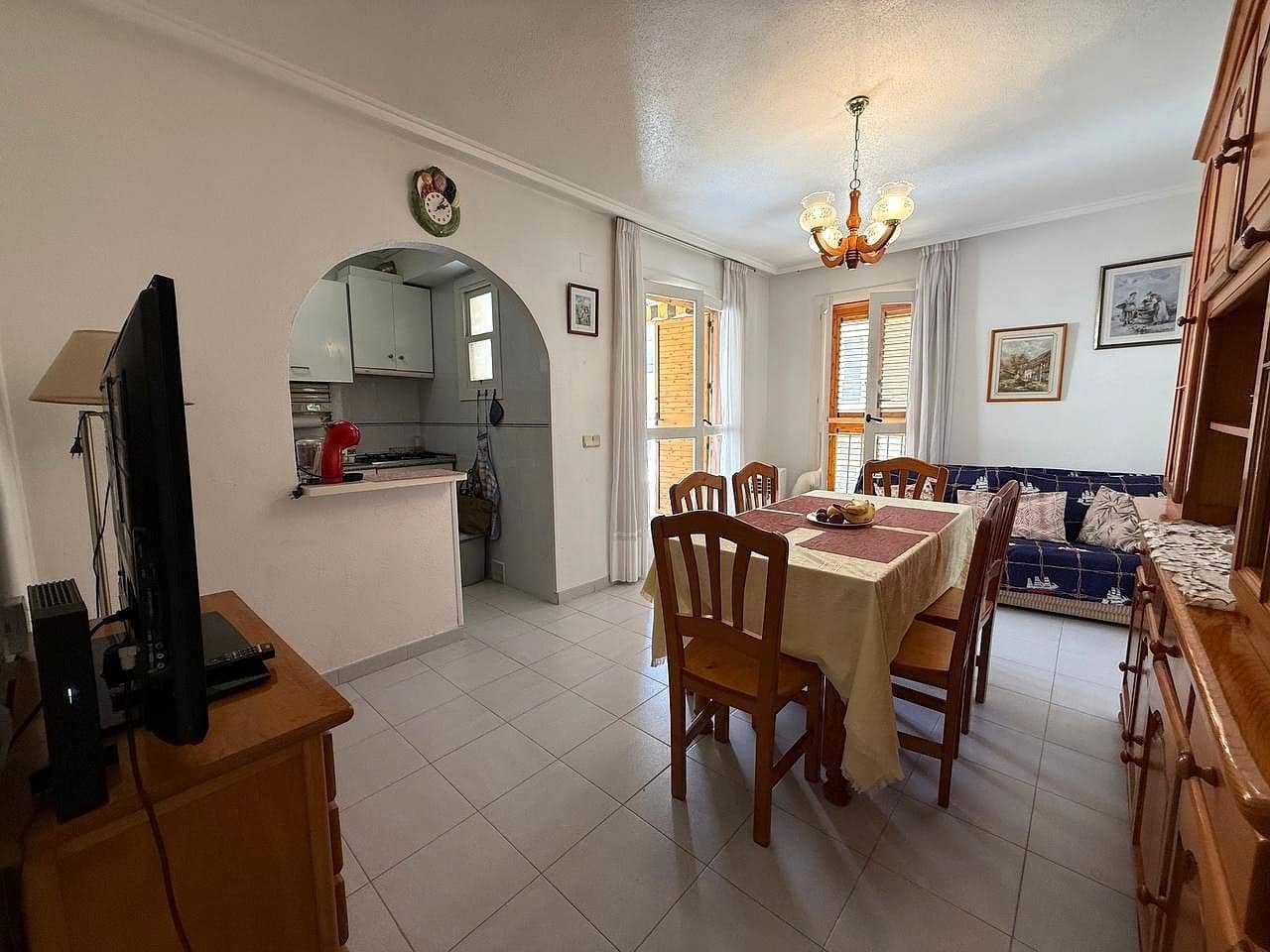 2 soveværelse Lejlighed til salg i Torrevieja med swimmingpool - € 134.000 (Ref: 9382050)