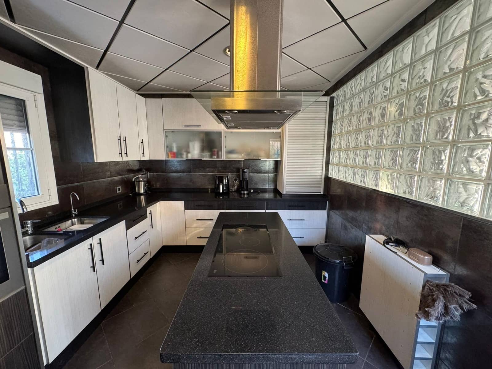 Chalet de 2 habitaciones en San Luis en venta con garaje - 289.000 € (Ref: 9402921)