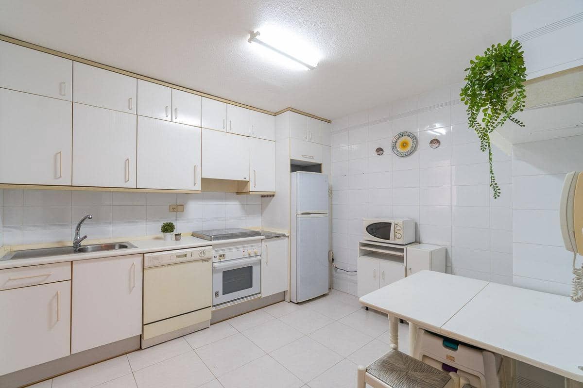 2 slaapkamer Flat te koop in Torrevieja met garage - € 143.000 (Ref: 9413474)