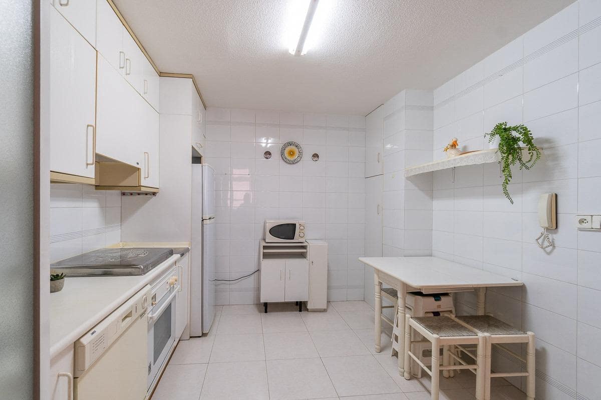 2 slaapkamer Flat te koop in Torrevieja met garage - € 143.000 (Ref: 9413474)