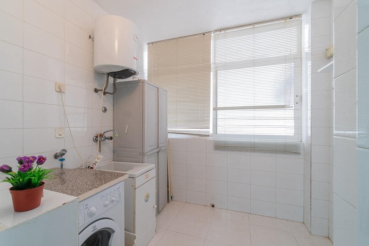 2 slaapkamer Flat te koop in Torrevieja met garage - € 143.000 (Ref: 9413474)