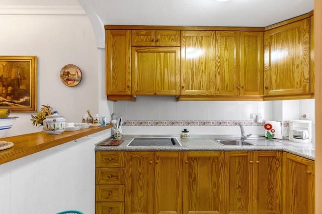 Bungalow de 2 habitaciones en Cañada del Molino, Torrevieja en venta con piscina - 255.000 € (Ref: 9413475)