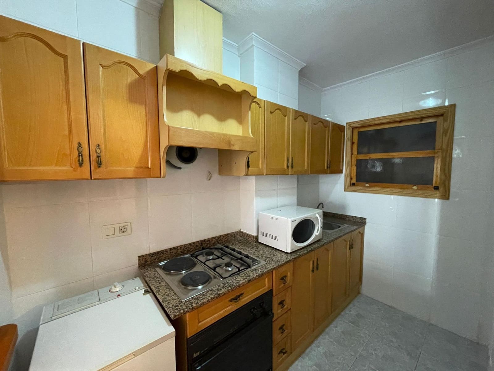 Studio til salgs i Torrevieja med svømmebasseng - € 77 260 (Ref: 9413476)