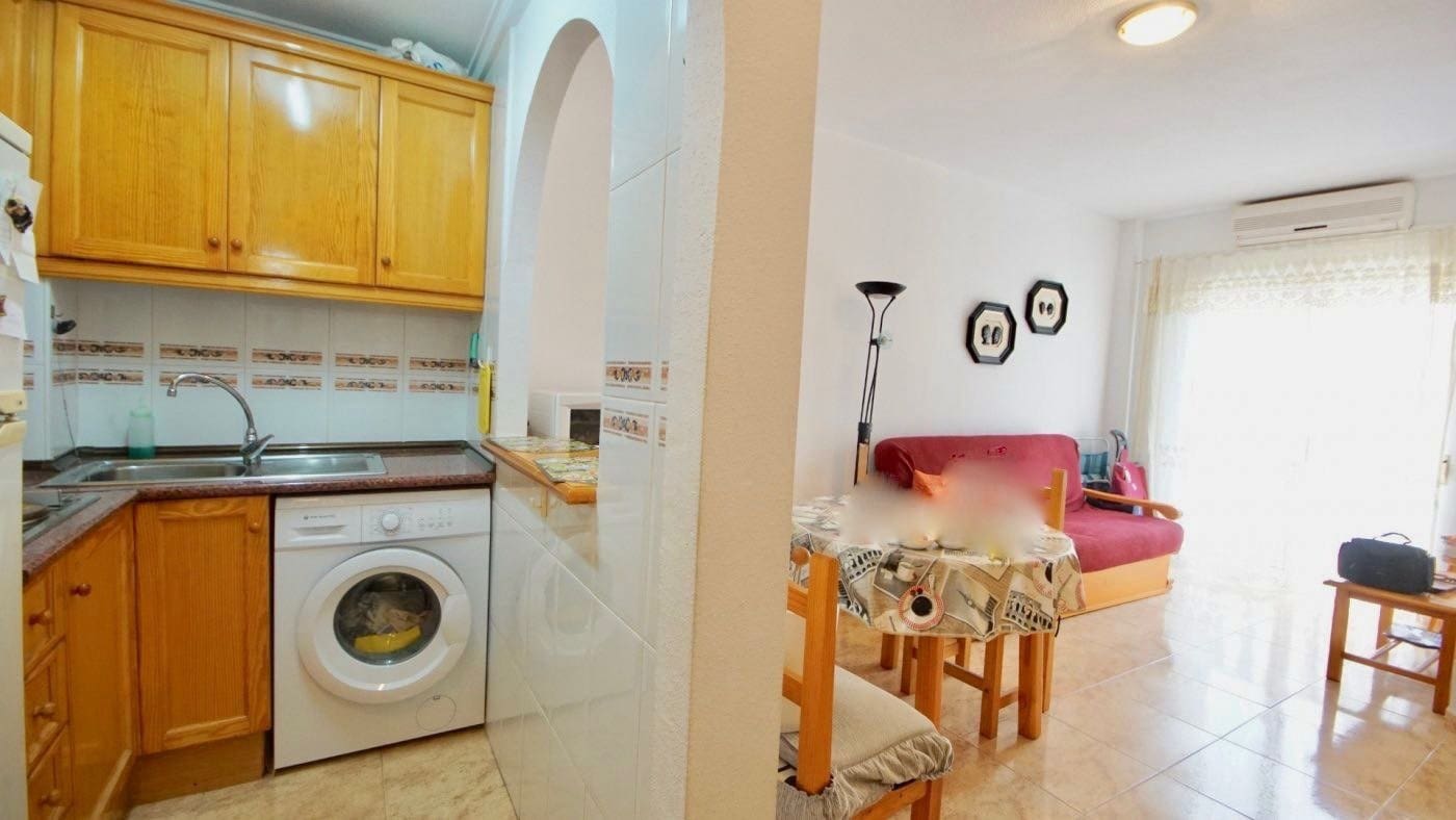 1 sovrum Lägenhet till salu i Torrevieja - 99 900 € (Ref: 9465228)