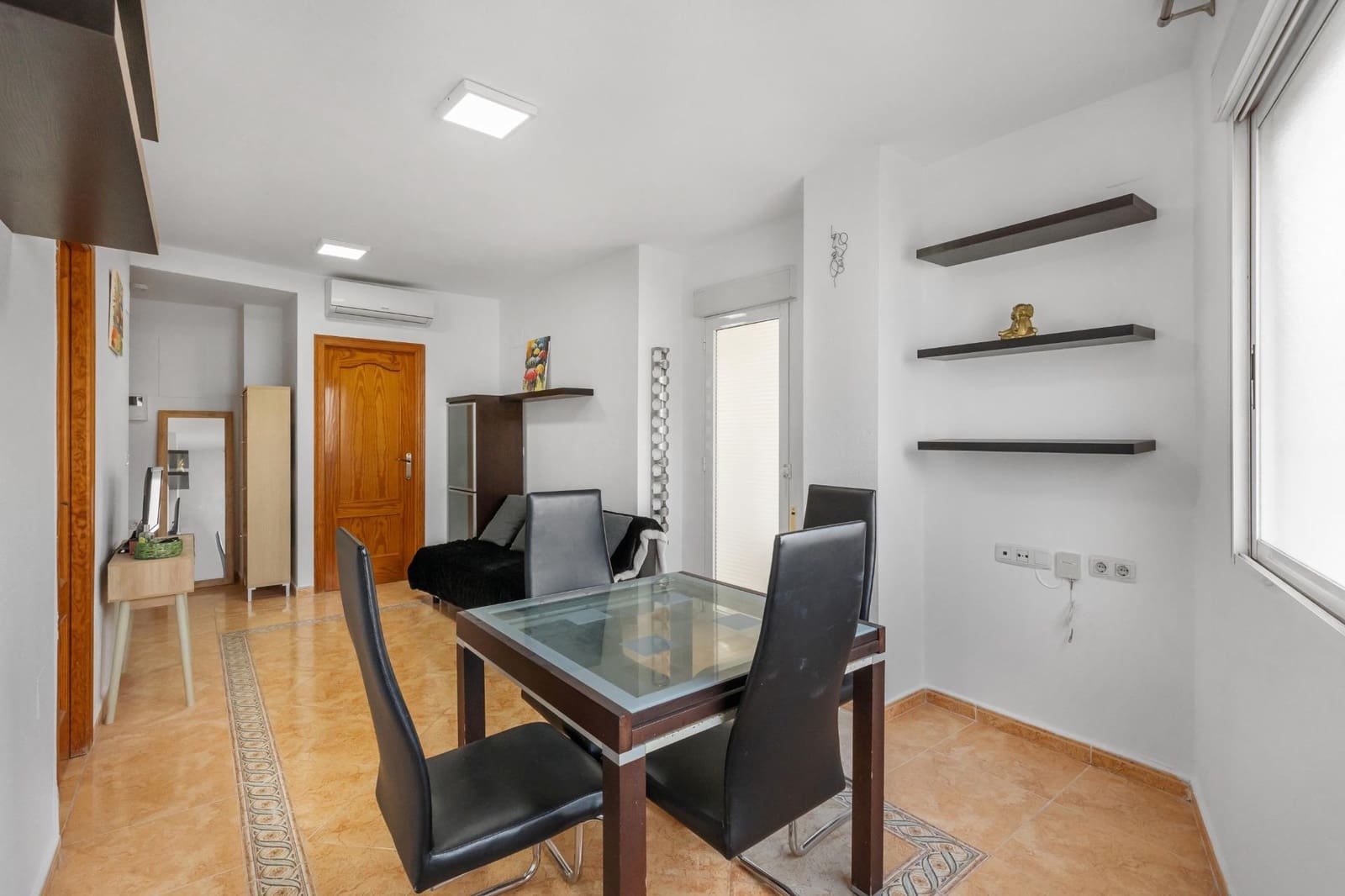 2 Zimmer Apartment zu verkaufen in Torrevieja - 129.900 € (Ref: 9494174)