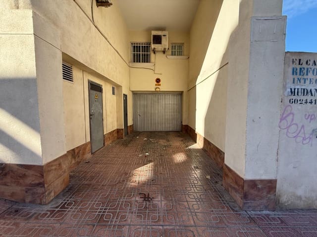 Garaż do wynajęcia w Centro, Torrevieja - 300 € (Ref: 9547420)