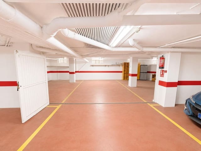 Garage for rent in Centro, Torrevieja - € 300 (Ref: 9547420)