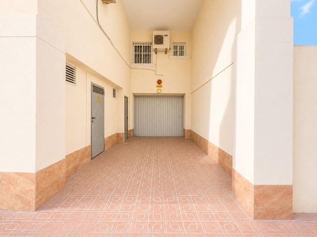 Garage for rent in Centro, Torrevieja - € 300 (Ref: 9547420)