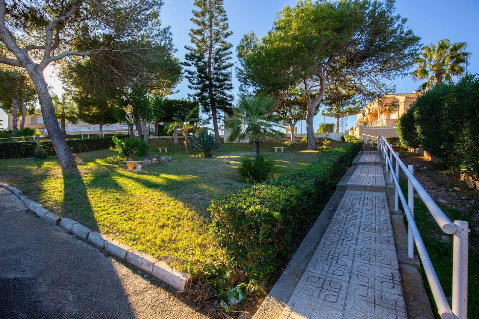 2 soveværelse Lejlighed til salg i Torrevieja med swimmingpool garage - € 149.990 (Ref: 9618871)