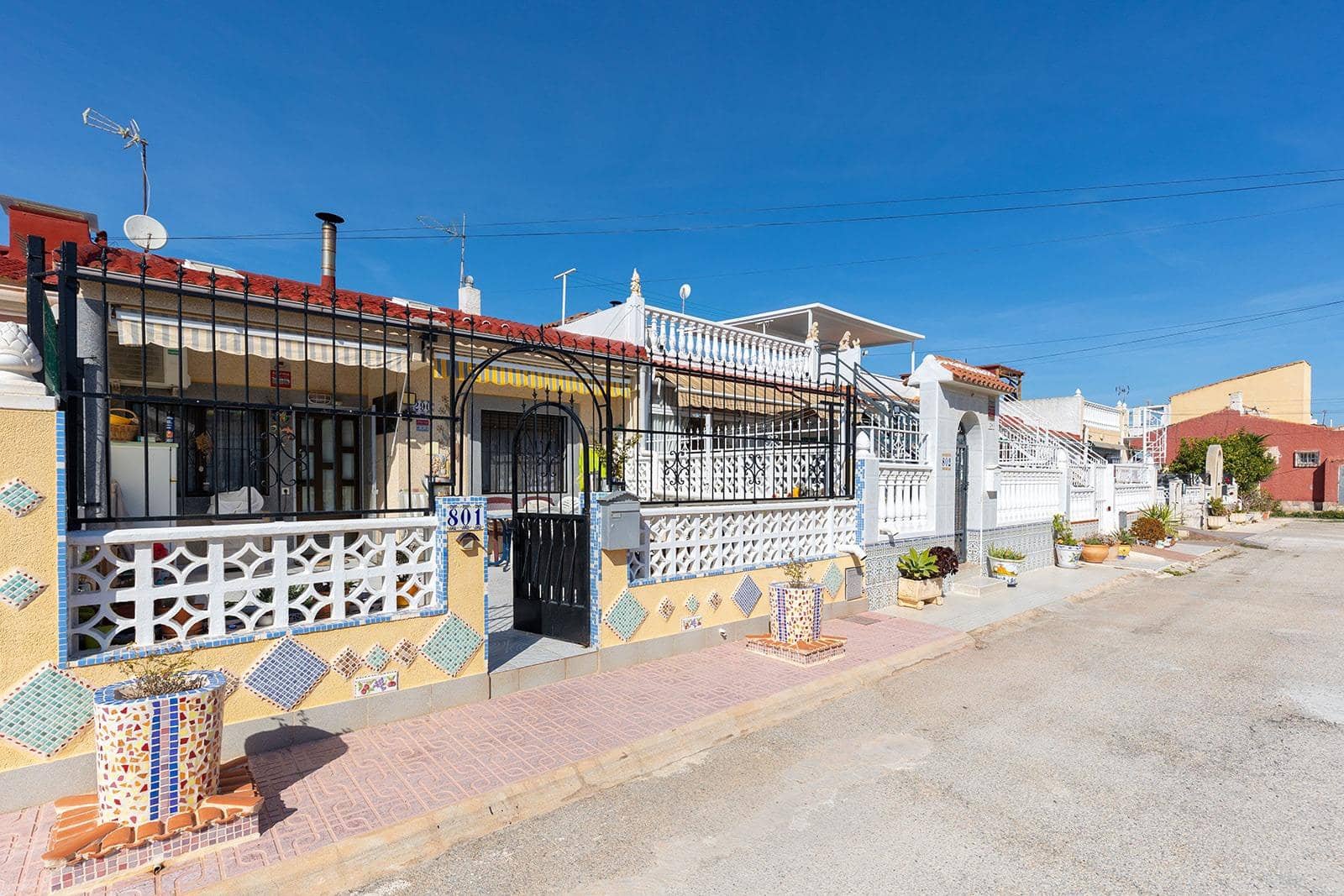 3 bedroom Bungalow for sale in Torrevieja - € 125,000 (Ref: 9629515)
