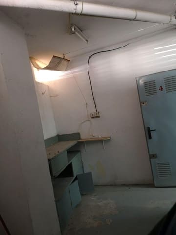 Garage till salu i Antonio Machado, Torrevieja - 6 000 € (Ref: 9629516)