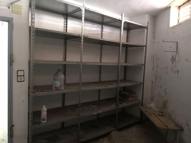 Garage till salu i Antonio Machado, Torrevieja - 6 000 € (Ref: 9629516)