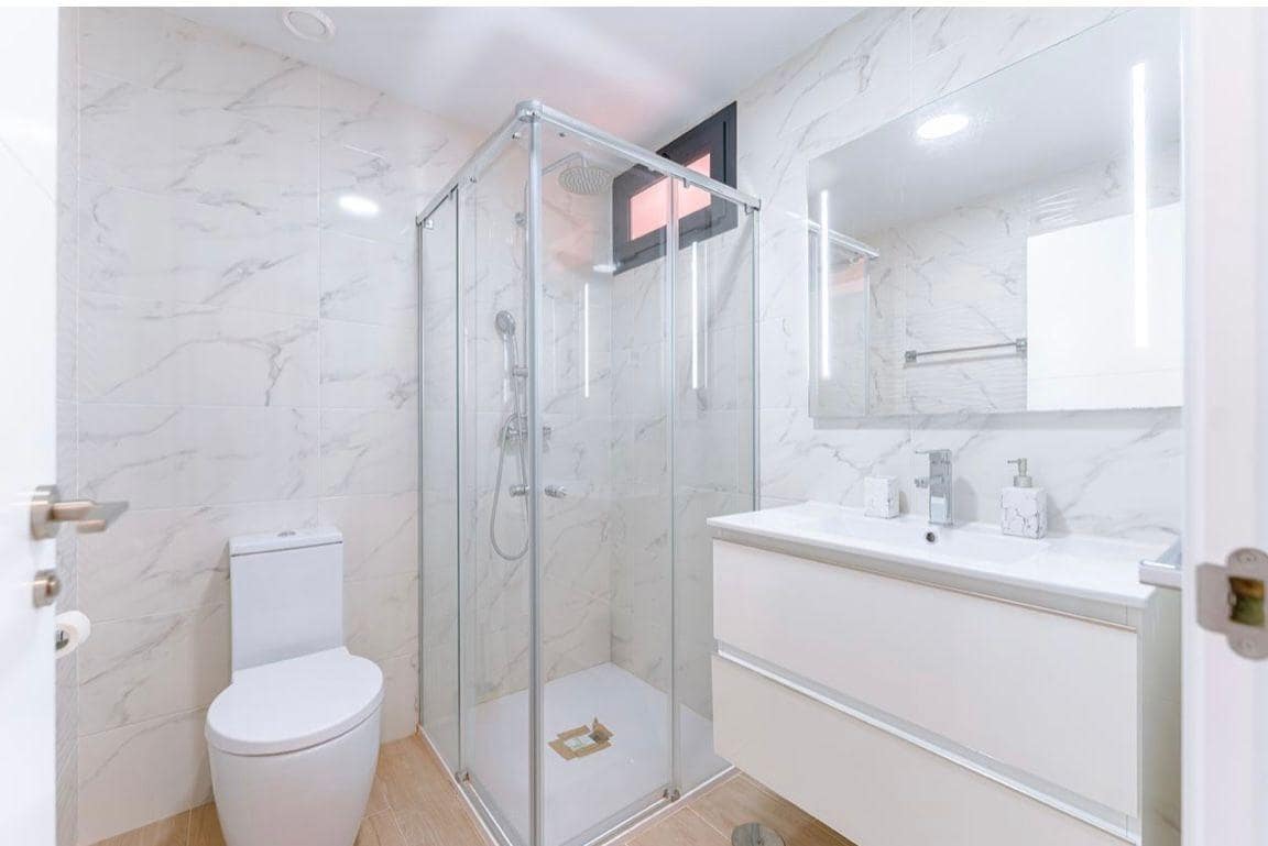 2 slaapkamer Appartement te koop in Filipinas met zwembad garage - € 259.000 (Ref: 9655559)