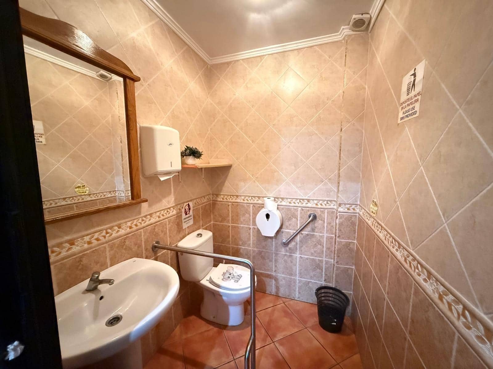 Local Comercial en Torrevieja en venta - 169.900 € (Ref: 9655560)