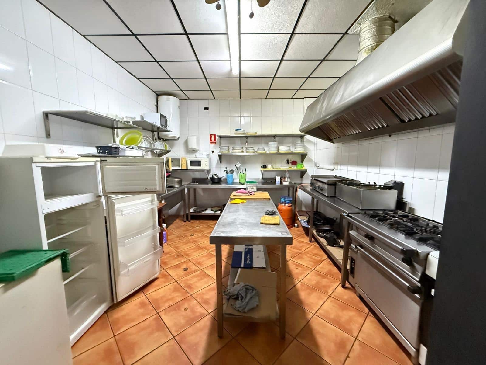 Local Comercial en Torrevieja en venta - 169.900 € (Ref: 9655560)