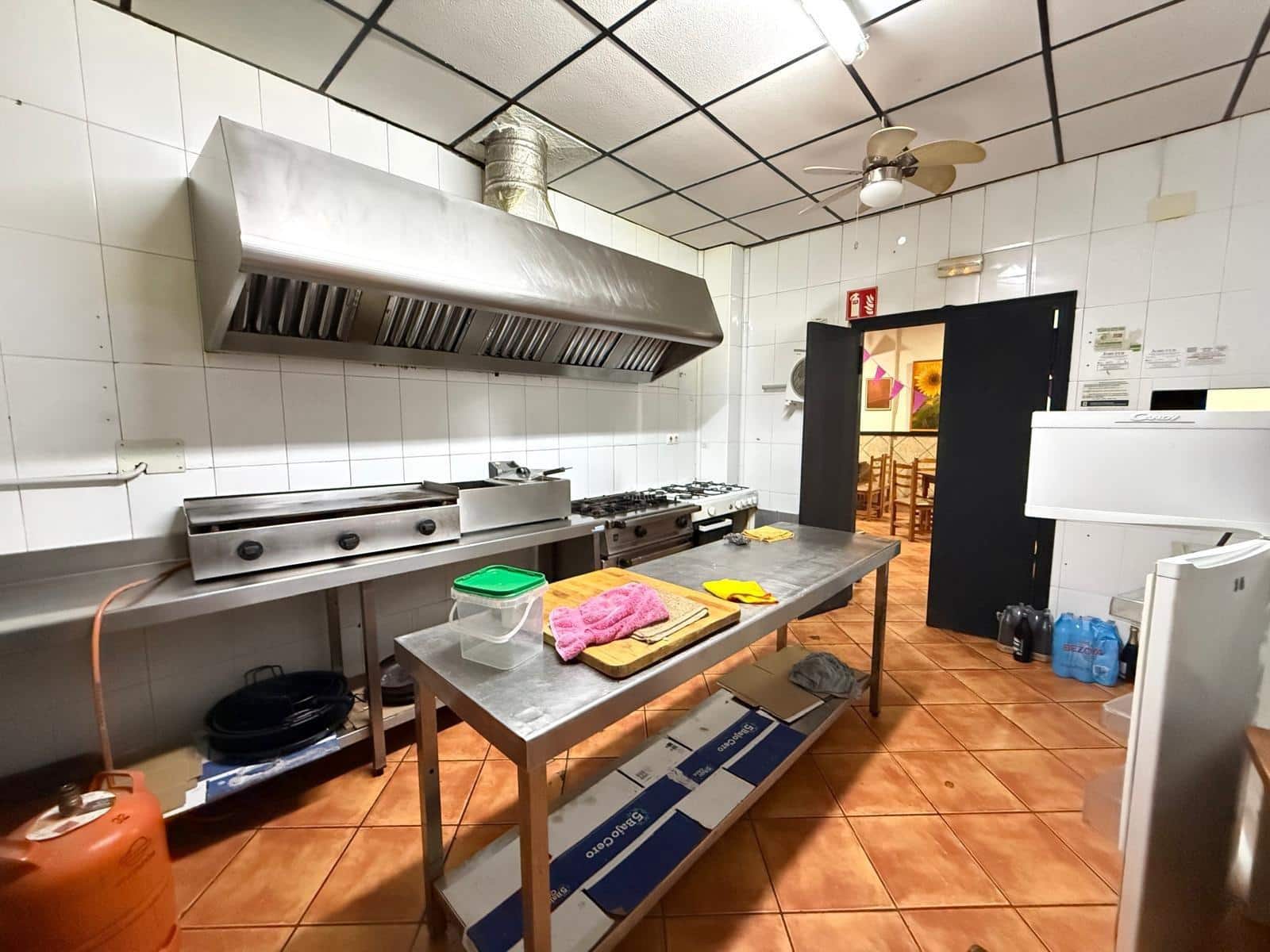 Local Comercial en Torrevieja en venta - 169.900 € (Ref: 9655560)