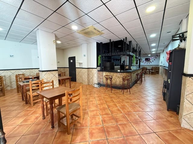 Comercial para venda em Avenida Habaneras - Curva de Palangre, Torrevieja - 169 900 € (Ref: 9655560)