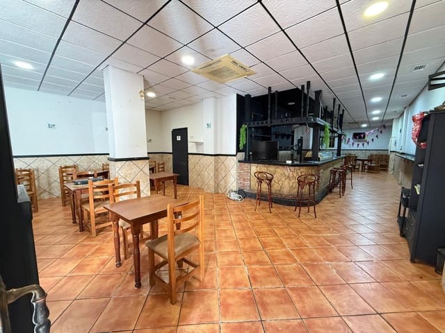 Comercial para venda em Avenida Habaneras - Curva de Palangre, Torrevieja - 169 900 € (Ref: 9655560)