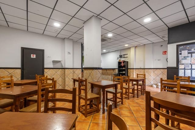 Kommersiell till salu i Avenida Habaneras - Curva de Palangre, Torrevieja - 169 900 € (Ref: 9655560)