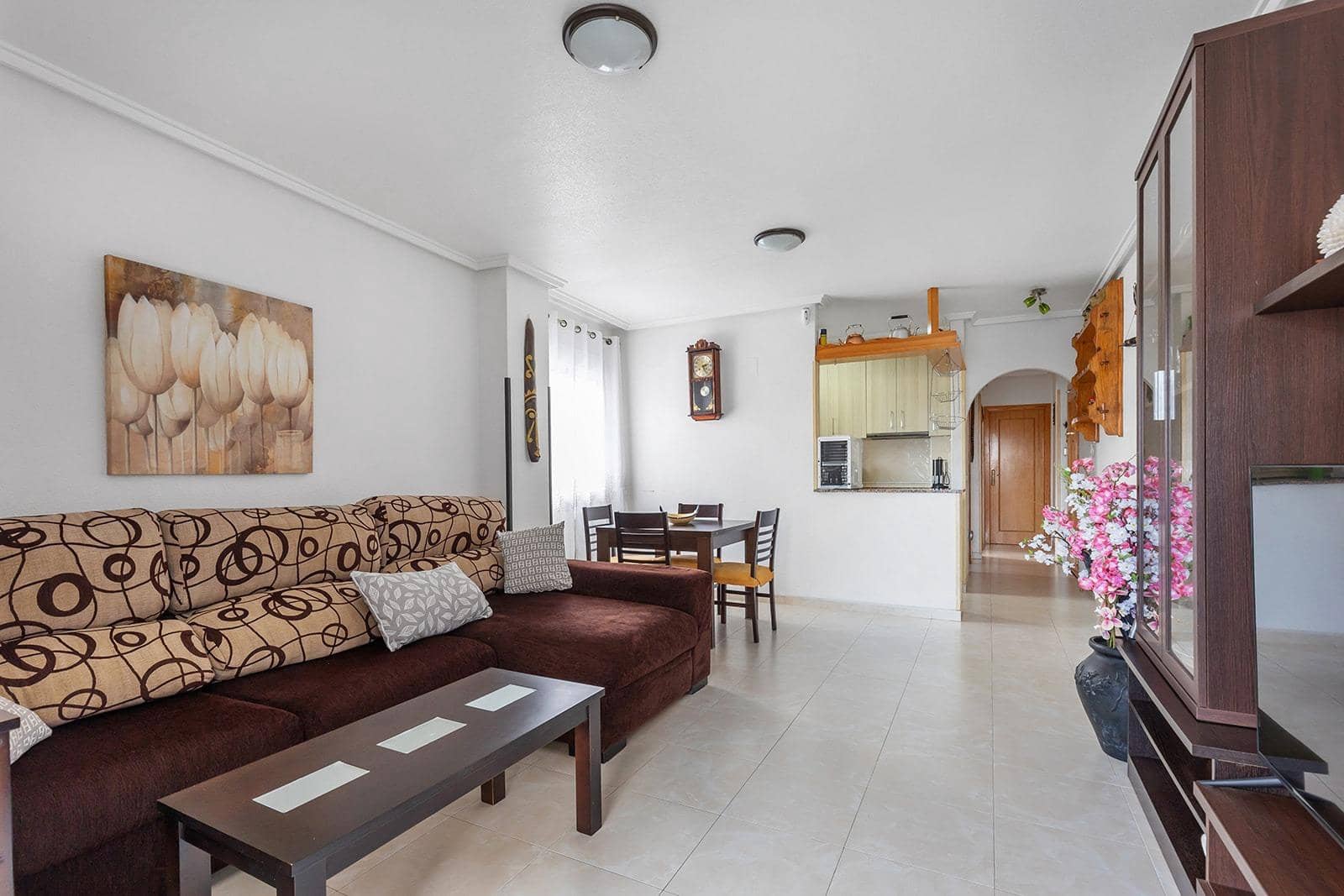 2 bedroom Apartment for sale in Torrevieja with pool - € 139,900 (Ref: 9665739)