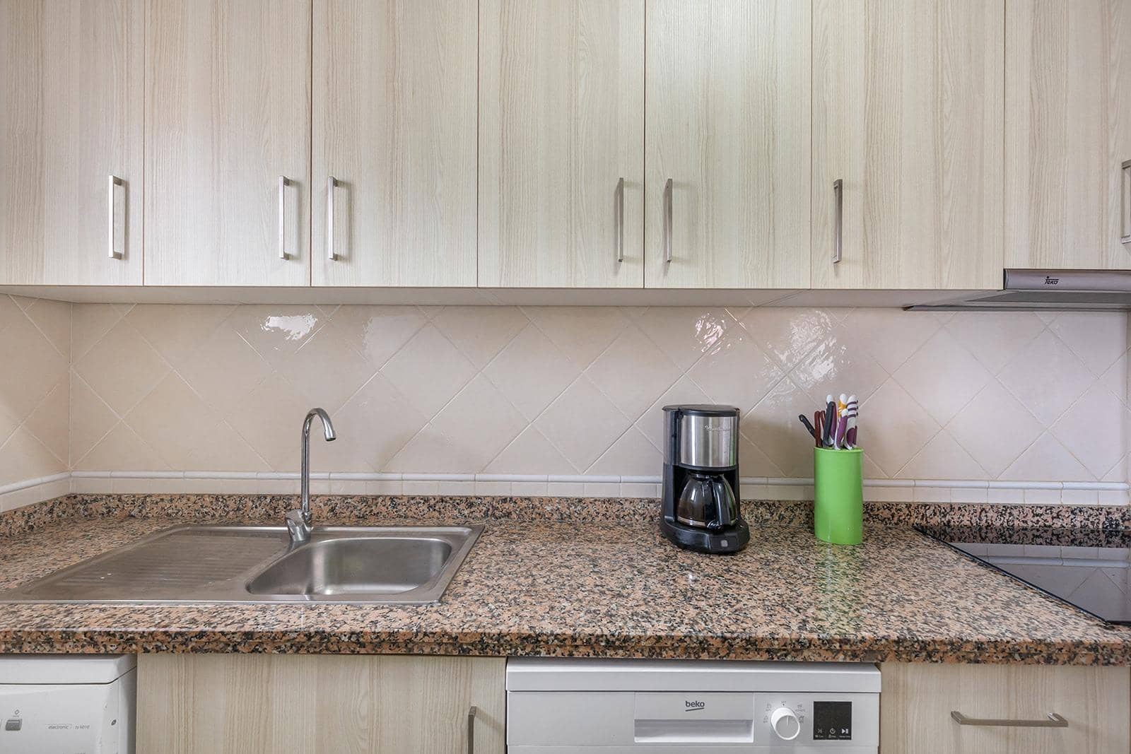 2 bedroom Apartment for sale in Torrevieja with pool - € 139,900 (Ref: 9665739)