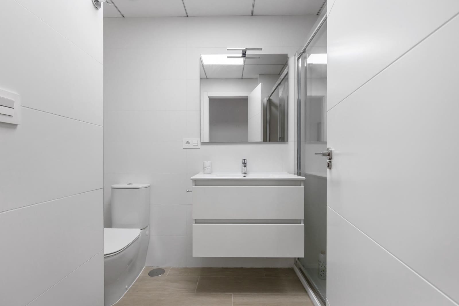 Apartamento de 3 habitaciones en Torrevieja en venta con piscina garaje - 299.900 € (Ref: 9665740)