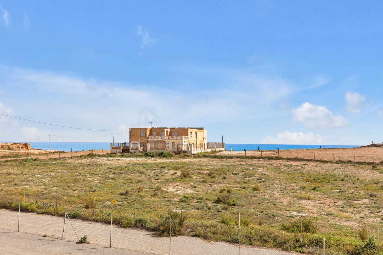 Apartamento de 3 habitaciones en Torrevieja en venta con piscina garaje - 299.900 € (Ref: 9665740)