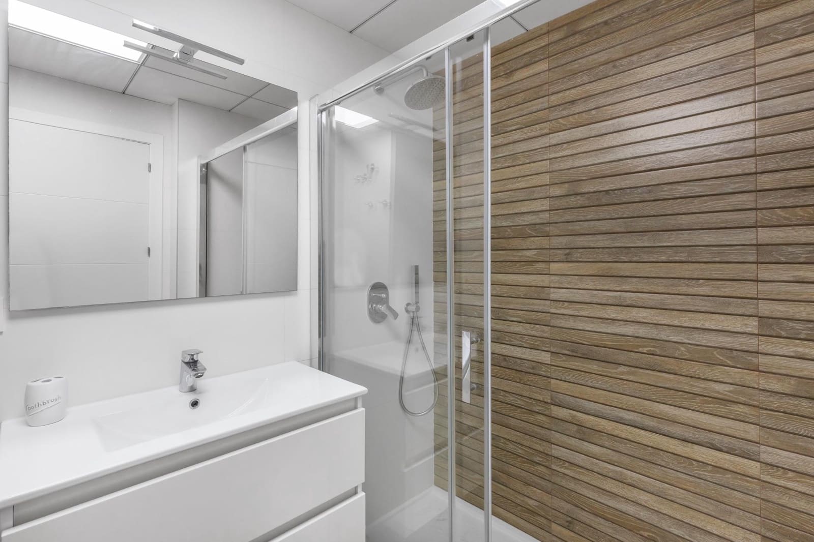 Apartamento de 3 habitaciones en Torrevieja en venta con piscina garaje - 299.900 € (Ref: 9665740)