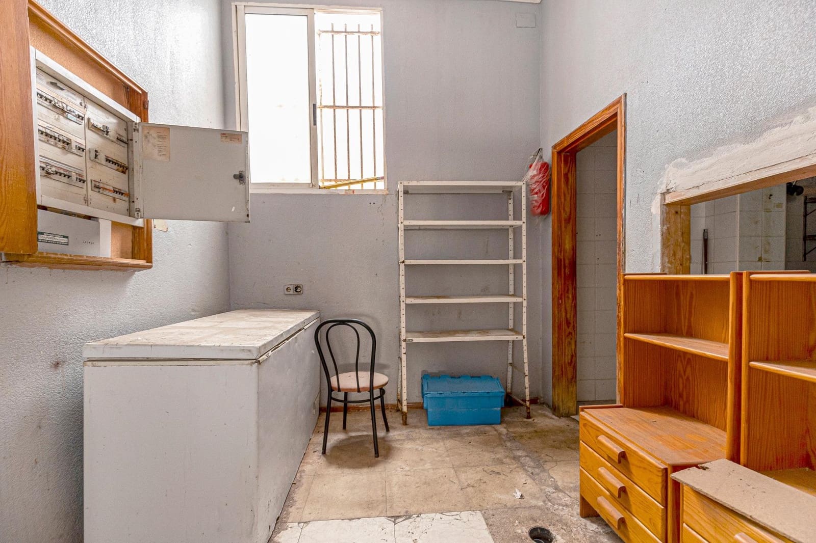 Comercial para venda em Torrevieja - 129 900 € (Ref: 9685922)