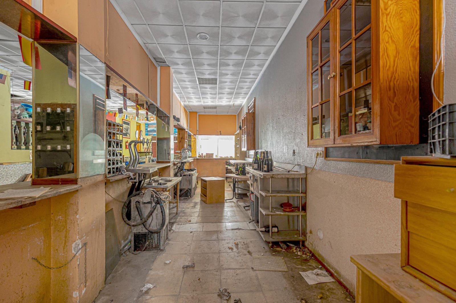 Comercial para venda em Torrevieja - 129 900 € (Ref: 9685922)